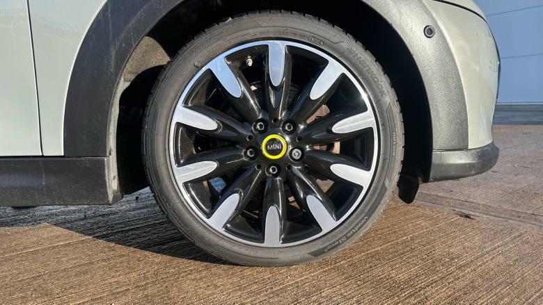 MINI Hatchback 135kW Cooper S Level 3 33kWh 3dr Auto Electric Hatchback